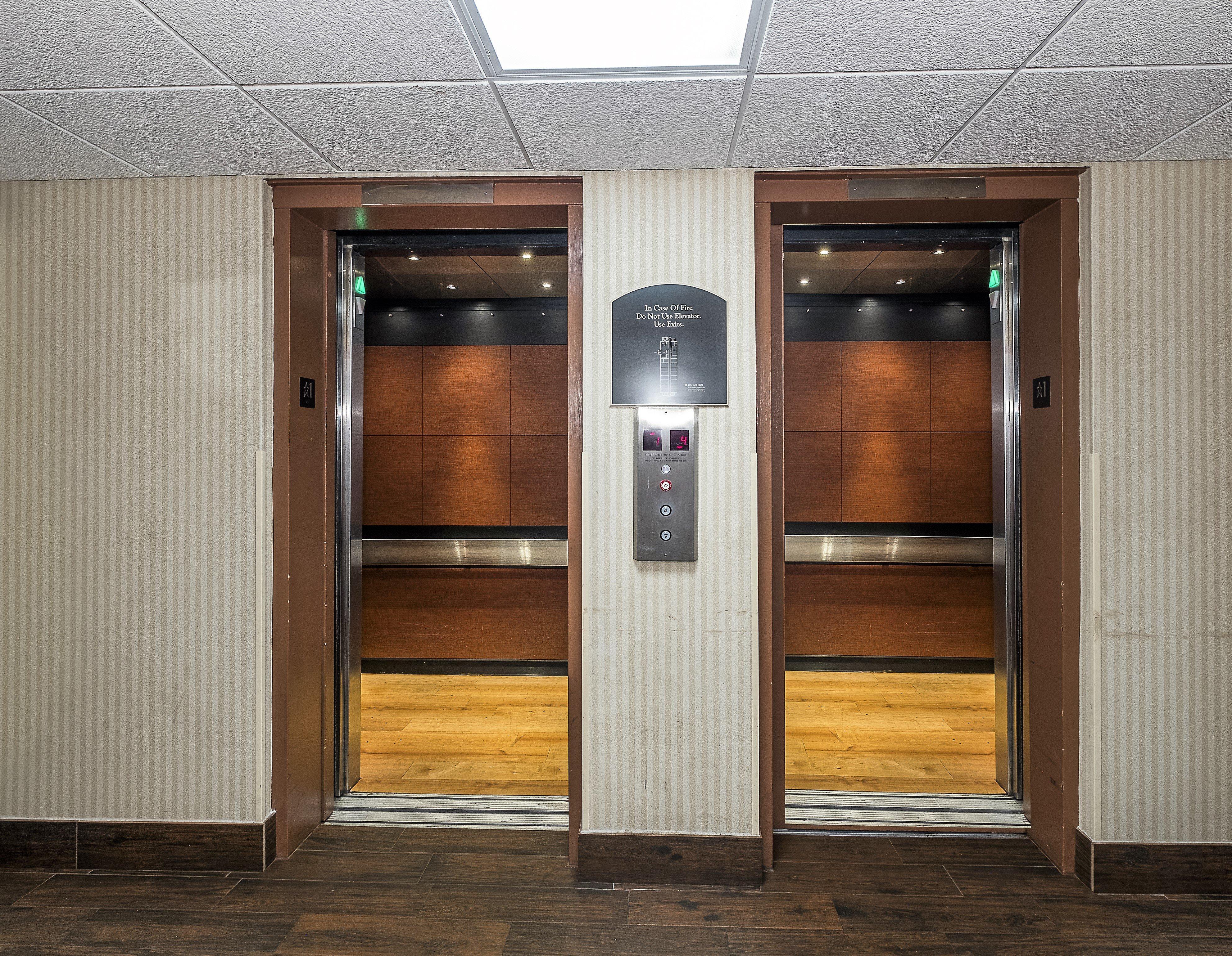 Red Roof Inn Hartford- New Britain Extérieur photo