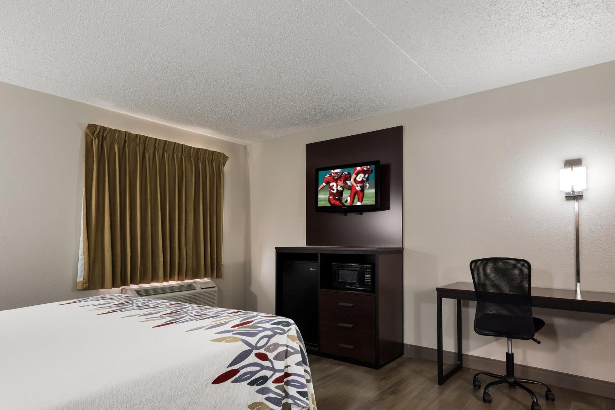 Red Roof Inn Hartford- New Britain Extérieur photo