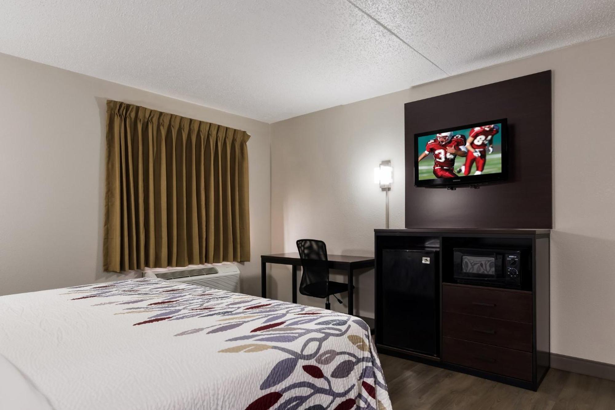 Red Roof Inn Hartford- New Britain Extérieur photo