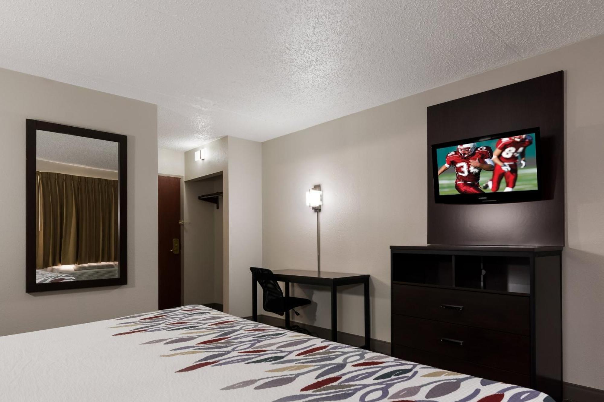 Red Roof Inn Hartford- New Britain Extérieur photo