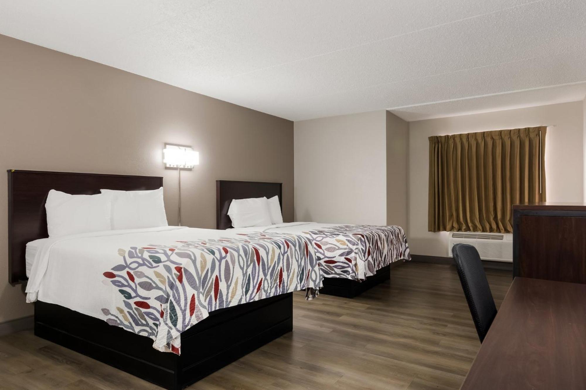 Red Roof Inn Hartford- New Britain Extérieur photo