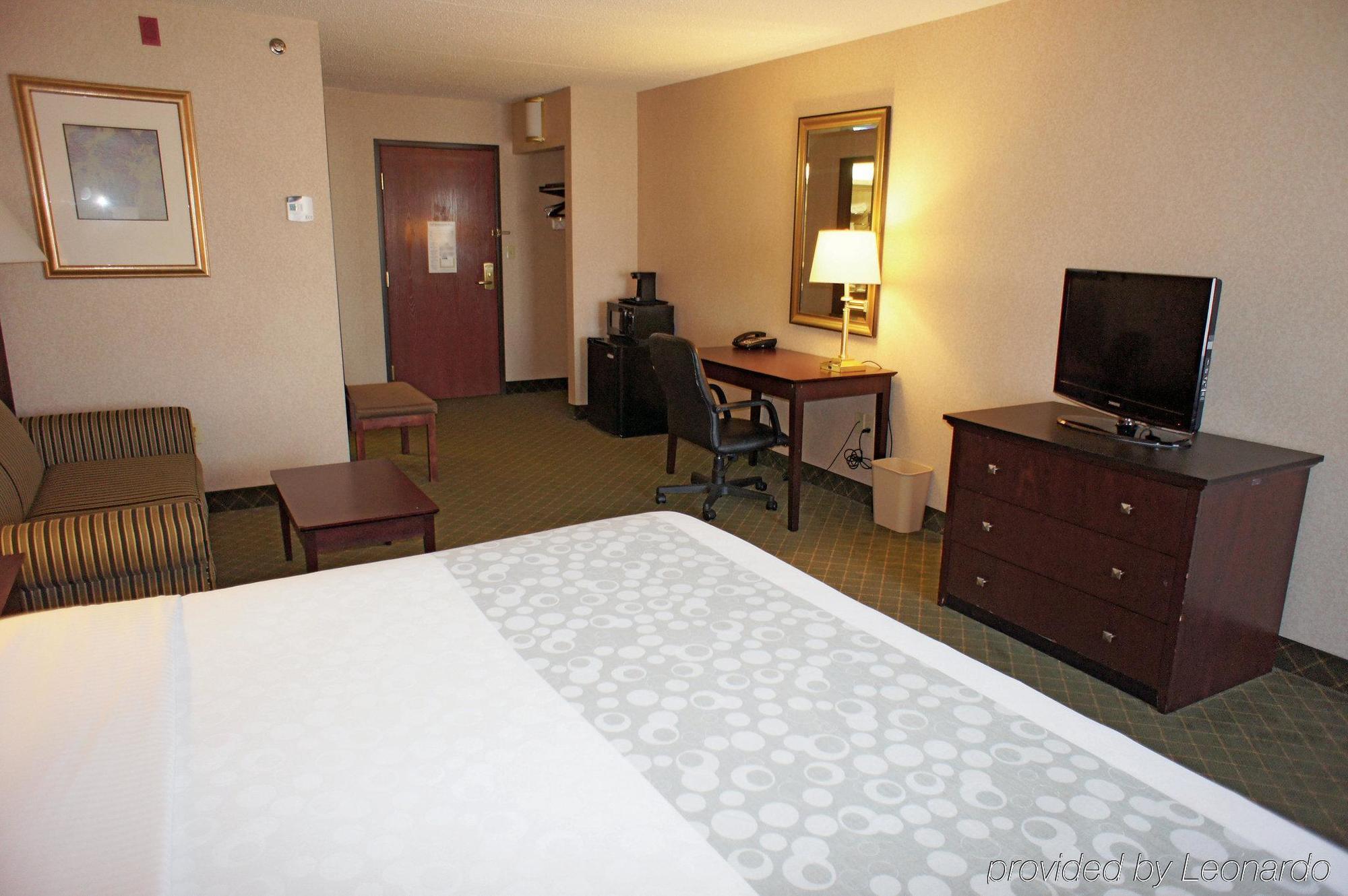 Red Roof Inn Hartford- New Britain Extérieur photo
