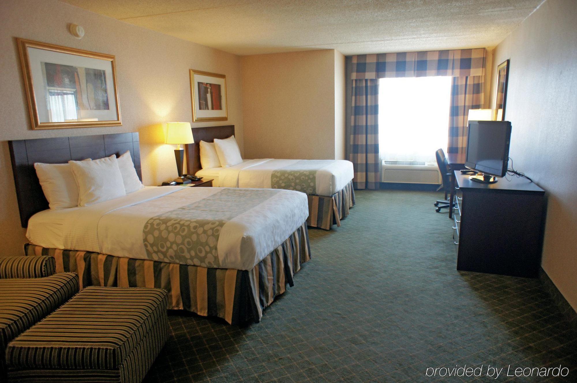 Red Roof Inn Hartford- New Britain Extérieur photo