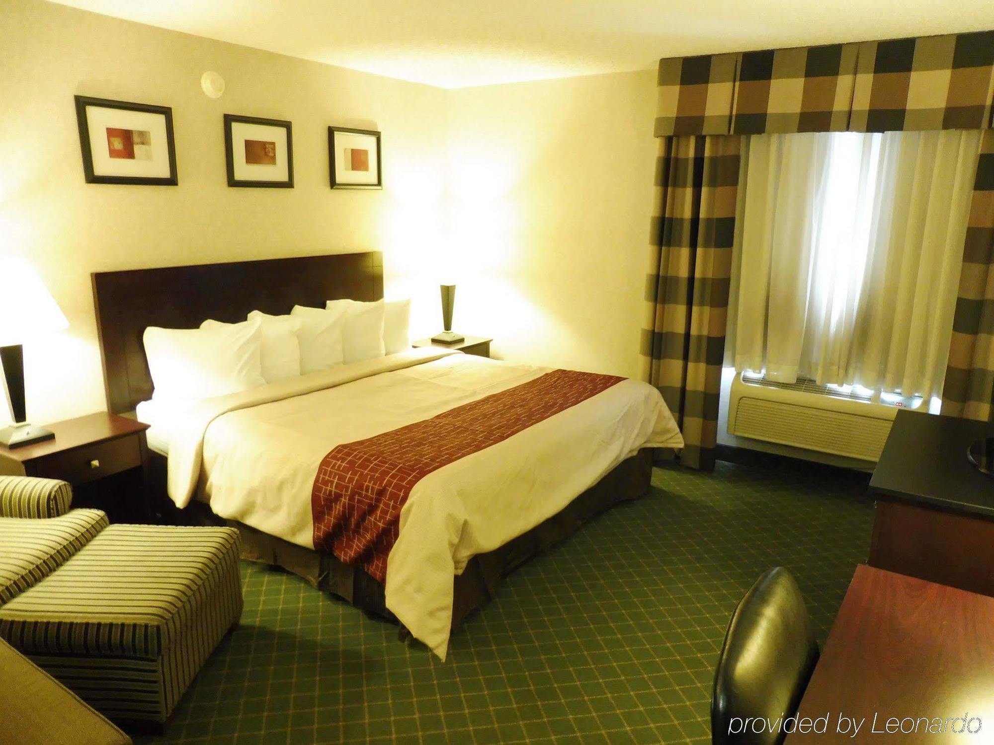 Red Roof Inn Hartford- New Britain Extérieur photo